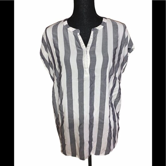 Ava & Viv Plus Striped Short Sleeve Blouse - Picture 1 of 9